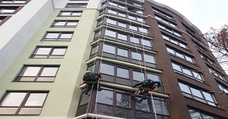Установка крыши на балкон Осинники цена от 1037 руб. м/2.