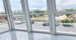 Панорамное остекление балкона Осинники цена от 11 тыс. руб. м/п.
